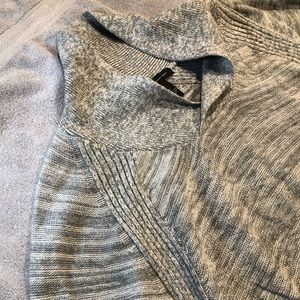 INC Women’s XL Gray and White Sweater